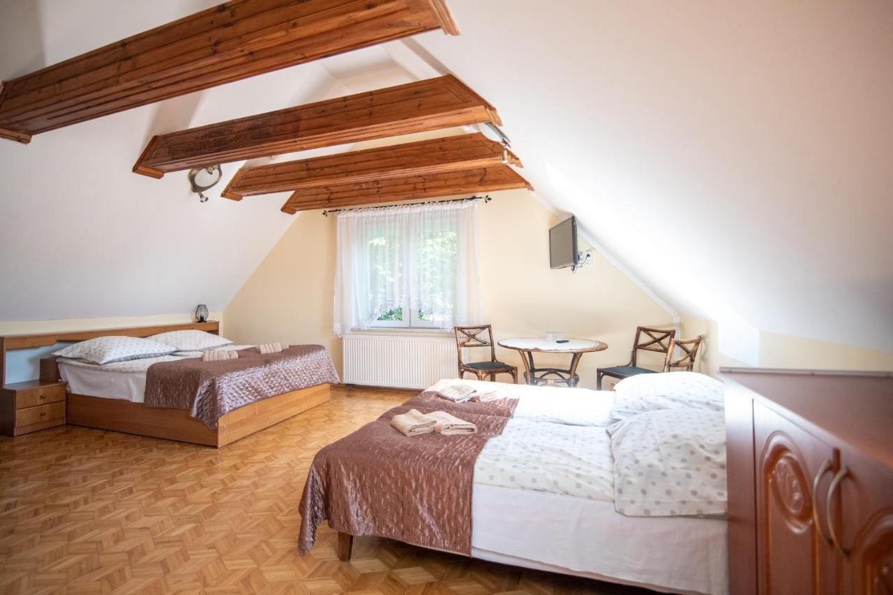 Villa Gosciniec Pod Debem à Wilimy Extérieur photo