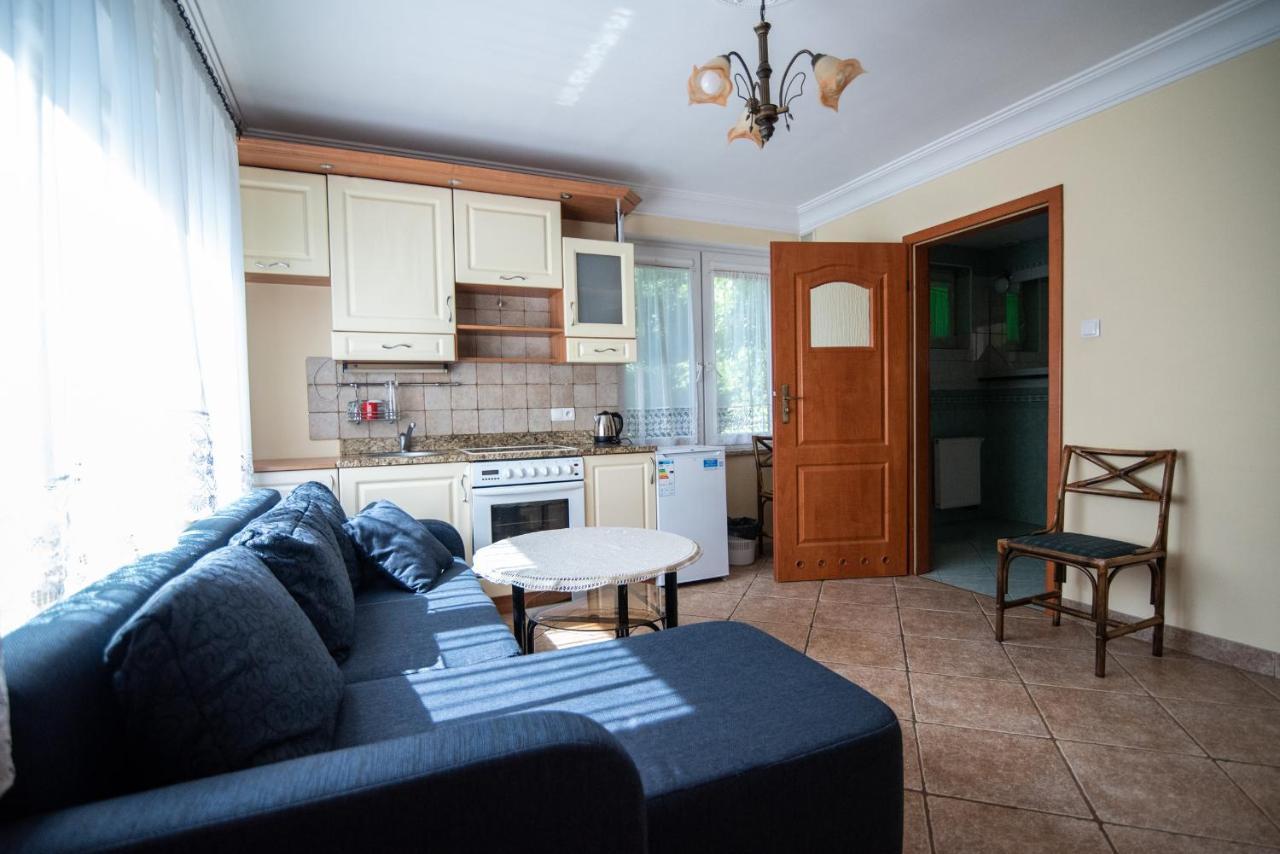Villa Gosciniec Pod Debem à Wilimy Extérieur photo