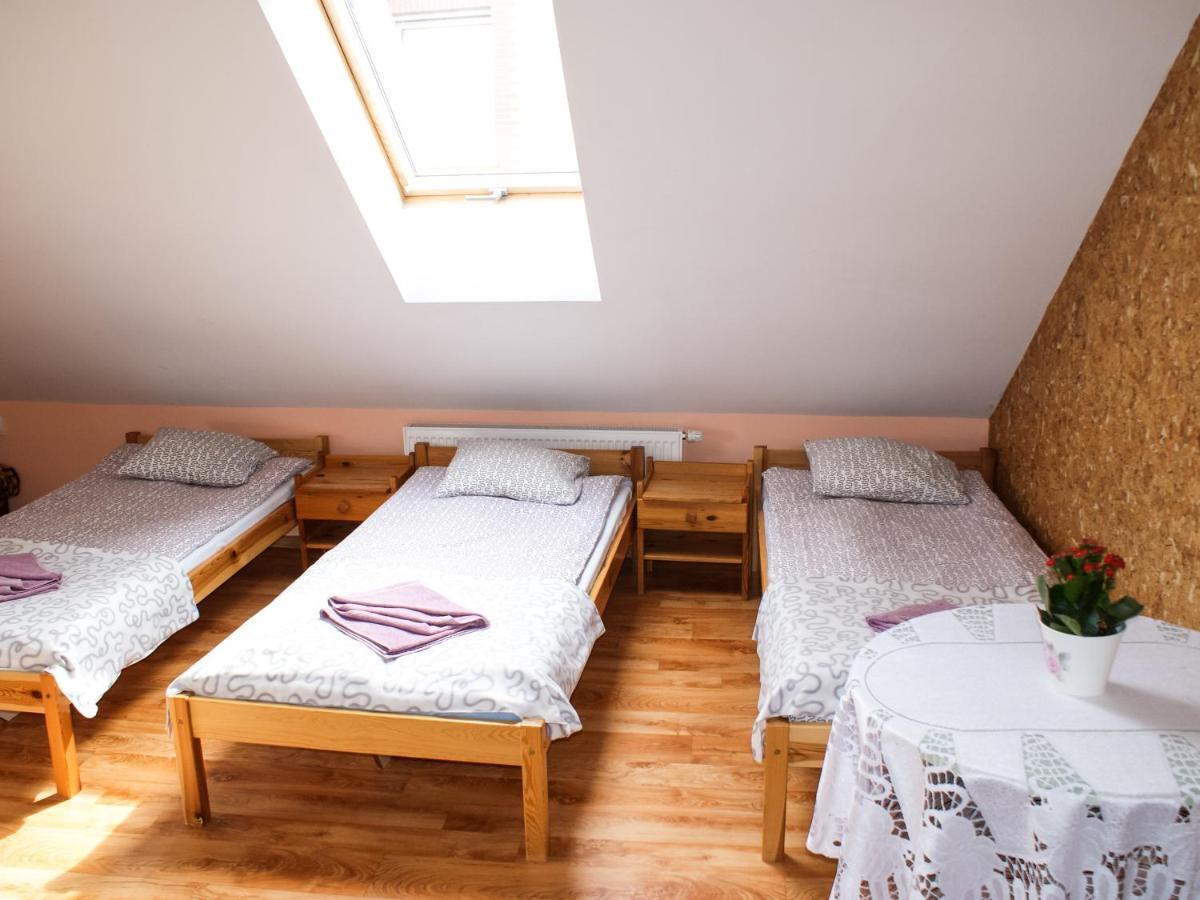 Villa Gosciniec Pod Debem à Wilimy Extérieur photo
